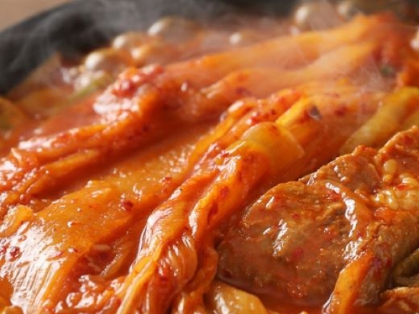 돼지고기 김치찜 800g